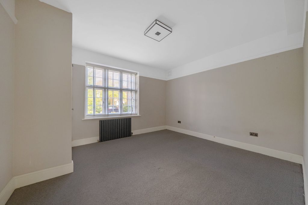 Property photo 3 of 11 Picture No. 23