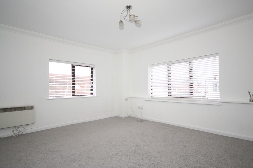 Property photo 2 of 5 Living Room