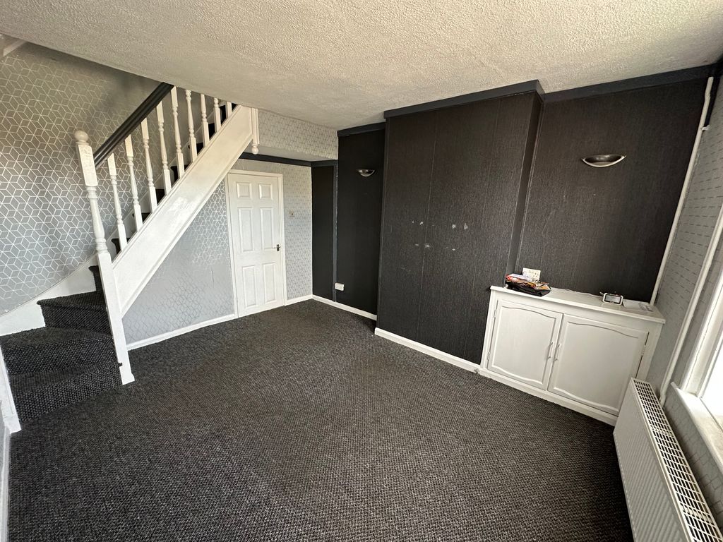 Property photo 2 of 6 Living Room