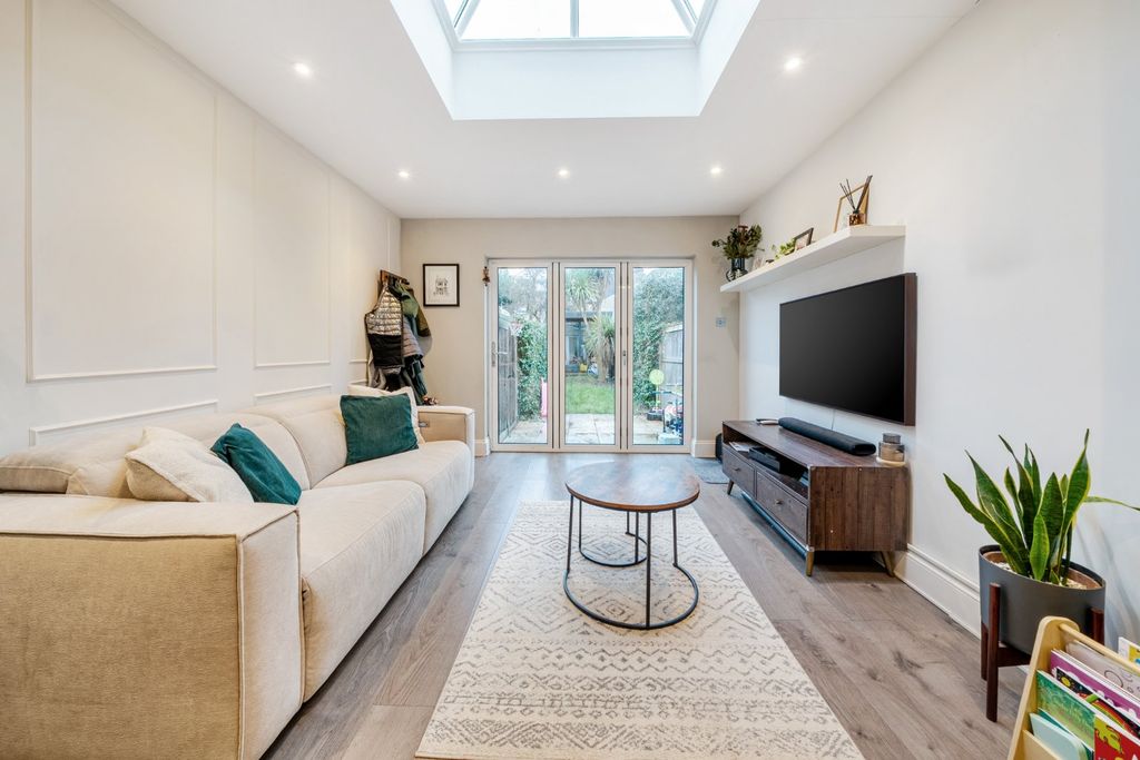 Property photo 3 of 18 Picture 3