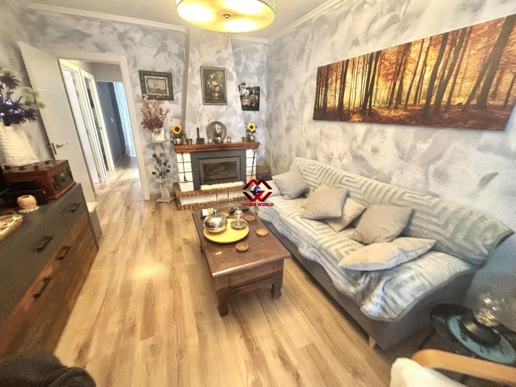 Property photo 2 of 42