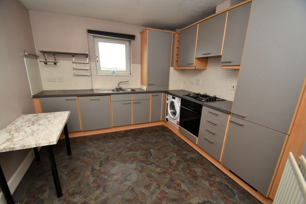 Property photo 3 of 16 4879764