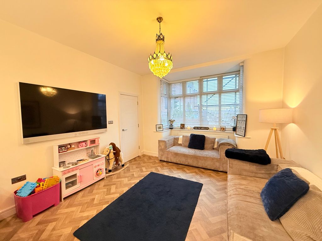 Property photo 3 of 12 Image