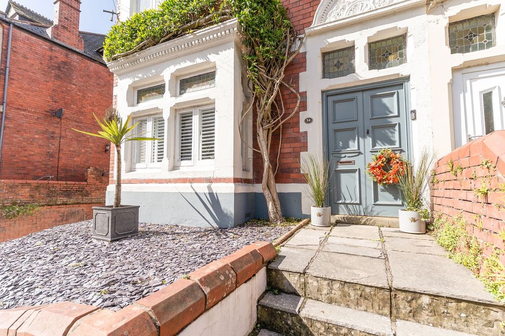 Property photo 2 of 37