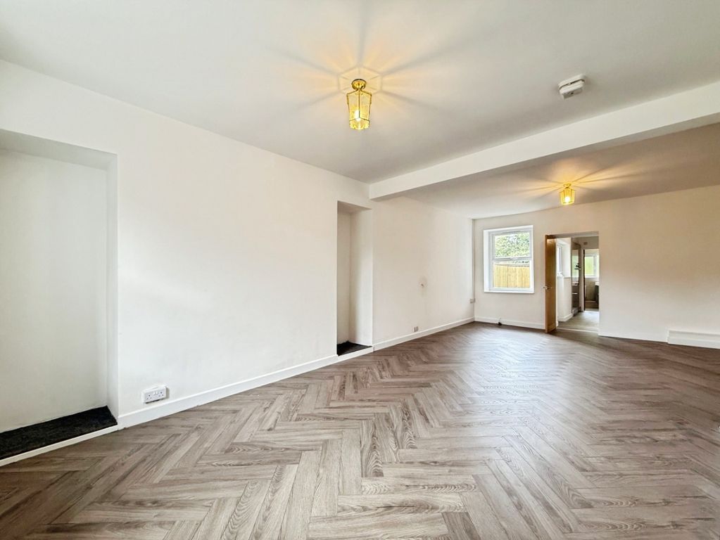 Property photo 2 of 21 4391444