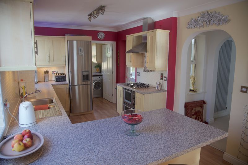 Property photo 3 of 27 Kitchen