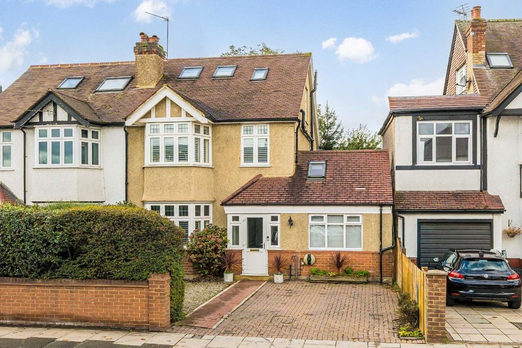 Property photo 1 of 11