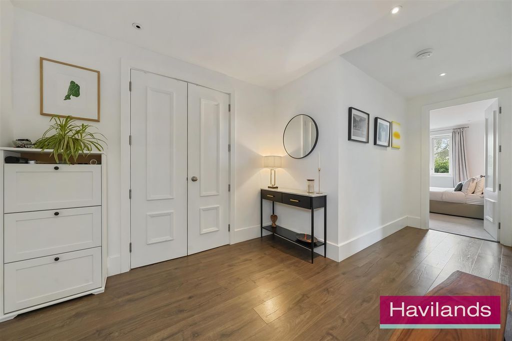 Property photo 2 of 12 Trento Mews-2.Jpg