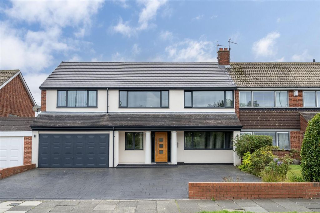 Property photo 1 of 19 External