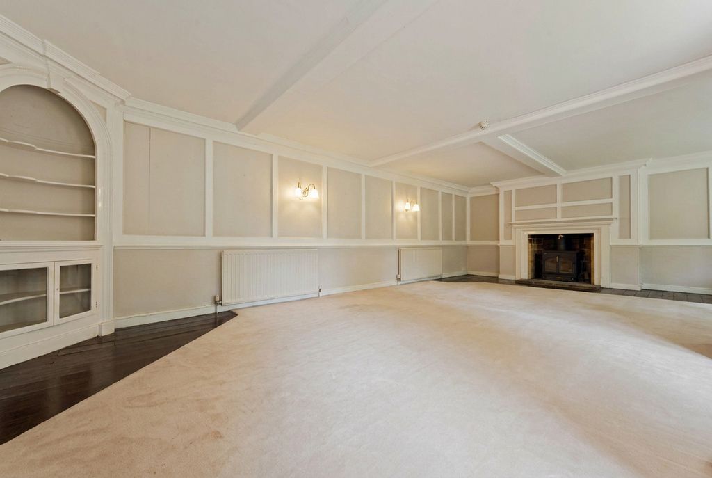 Property photo 3 of 31