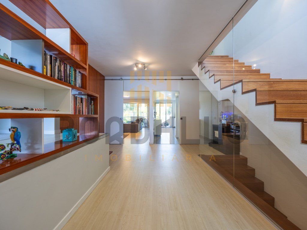 Property photo 3 of 43