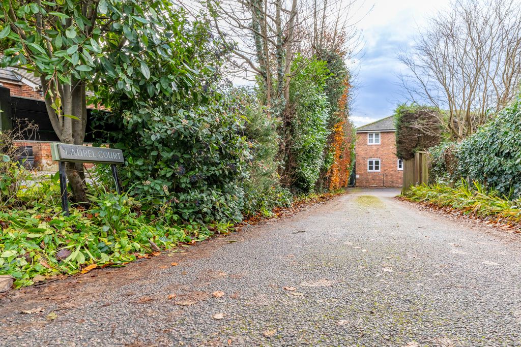 Property photo 1 of 14 Photo 13