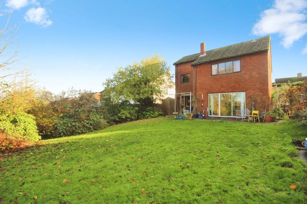 Property photo 2 of 34