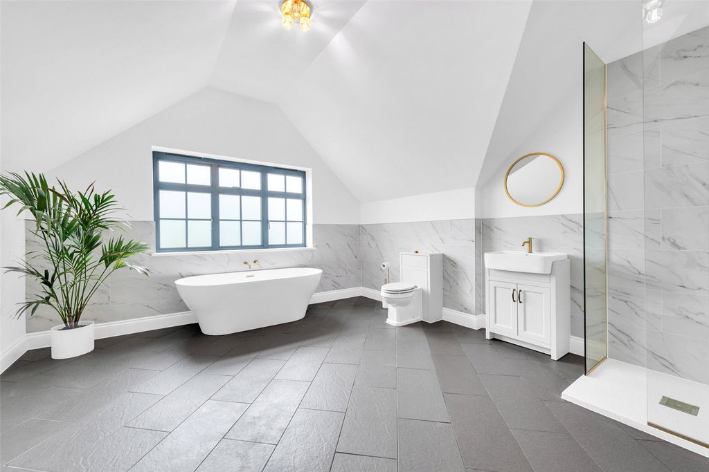 Property photo 2 of 39 Bathroom