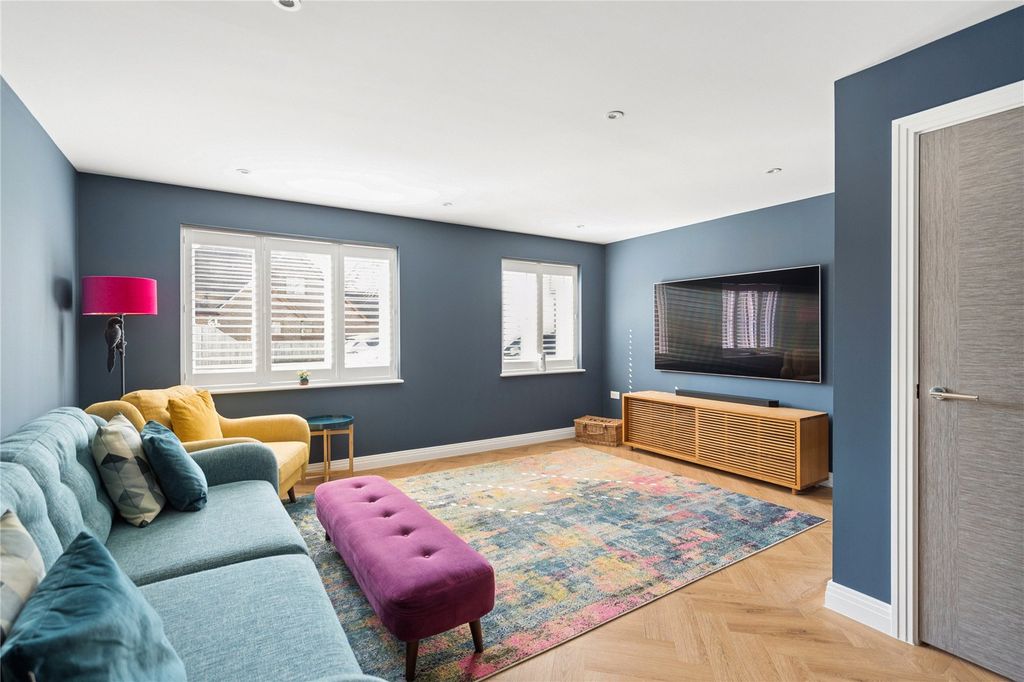 Property photo 3 of 22 Sitting Room