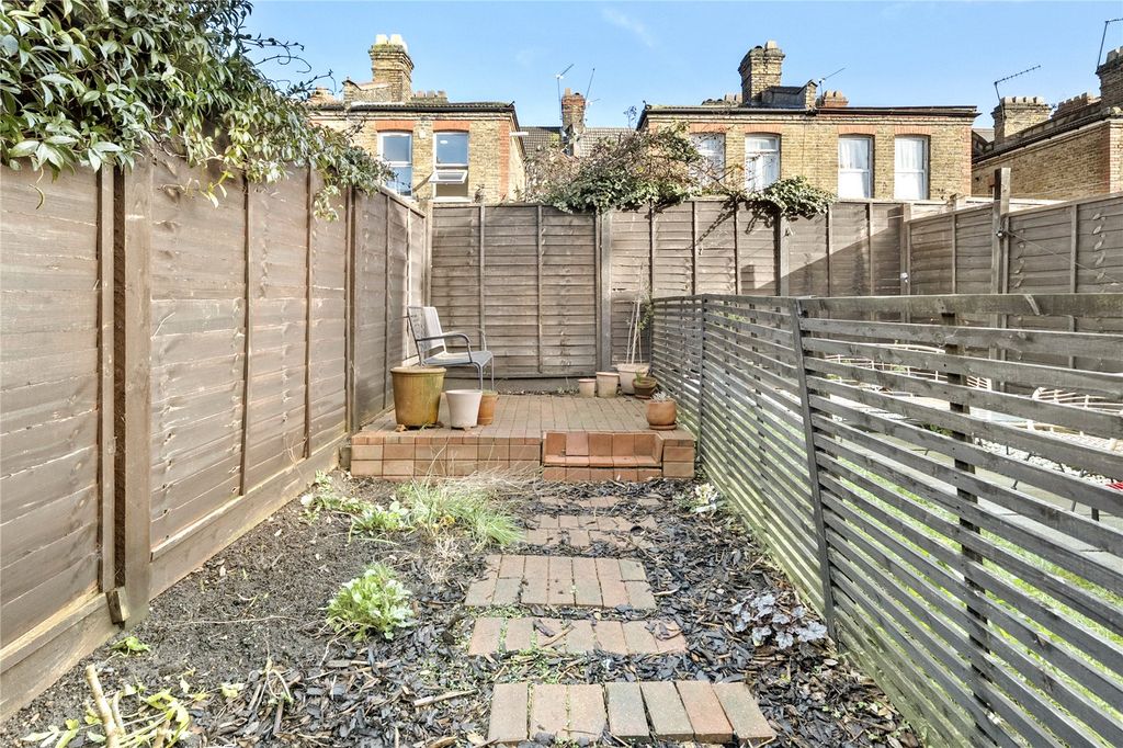 Property photo 3 of 13 Picture No. 18