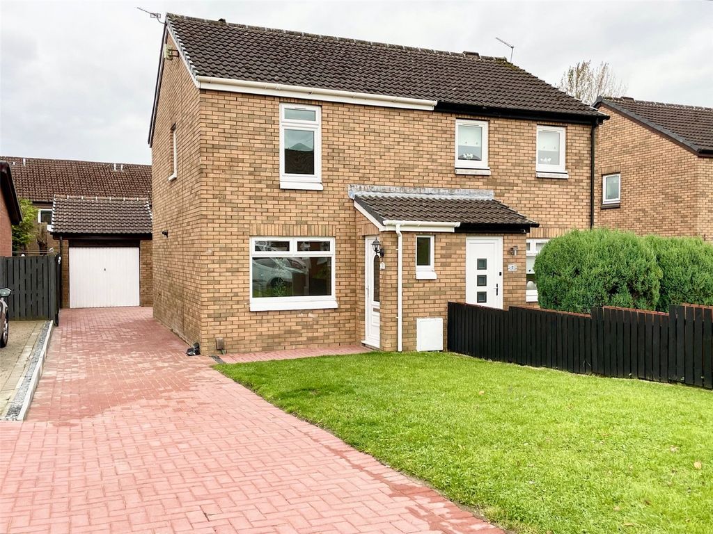 Property photo 1 of 18 External