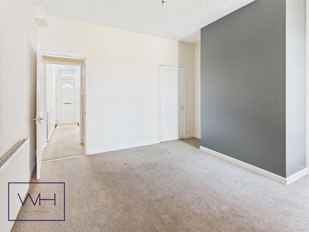 Property photo 3 of 8 Cam03785G0-Pr0256-Still002