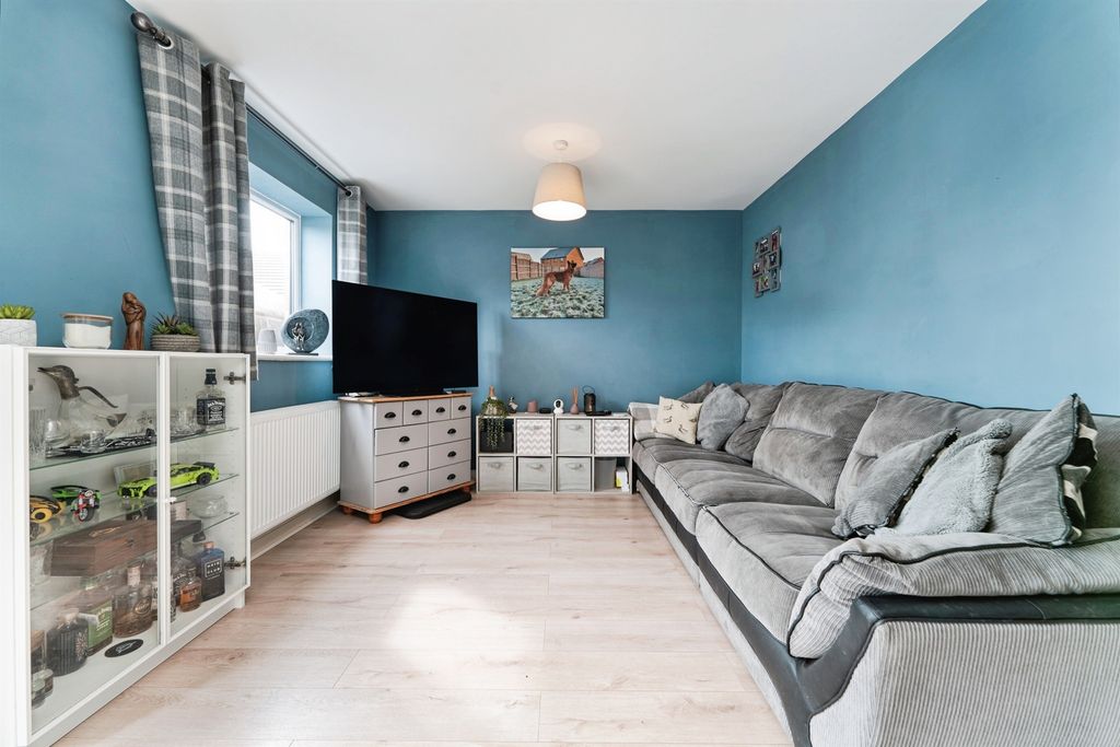 Property photo 3 of 19