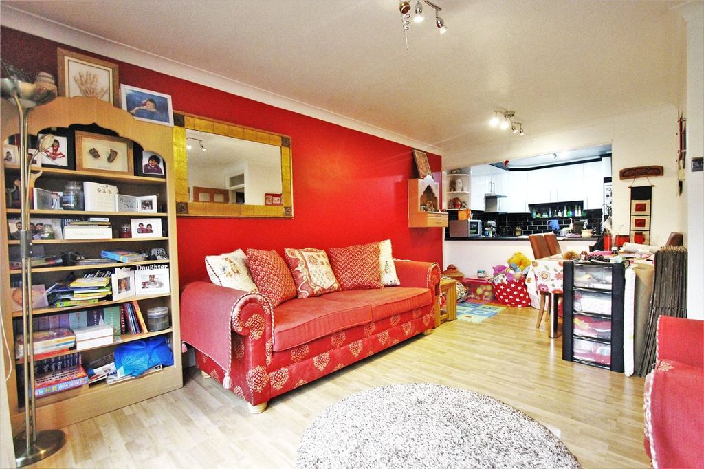 Property photo 2 of 7