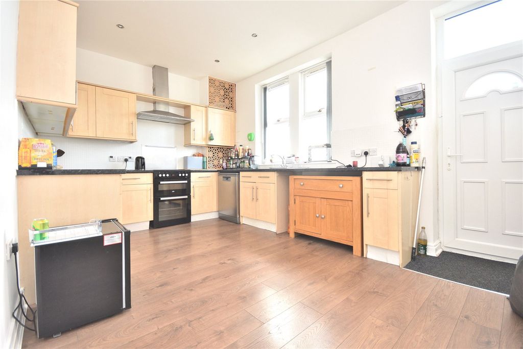 Property photo 3 of 17 Picture No. 15