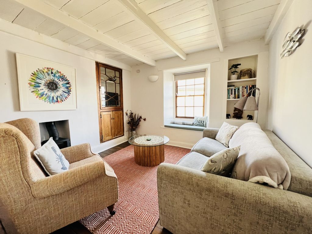 Property photo 2 of 11 Gallery