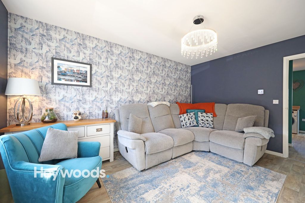 Property photo 2 of 24