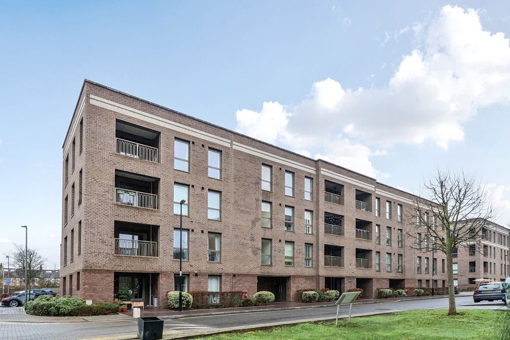 Property photo 1 of 16 External