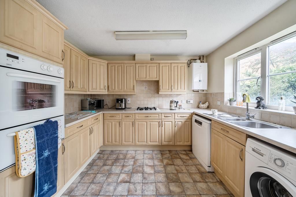 Property photo 3 of 24 Kitchen