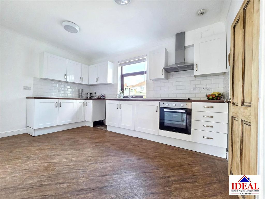 Property photo 2 of 14 1000042419.Jpg