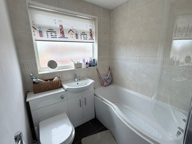 Property photo 3 of 7 Beech Close