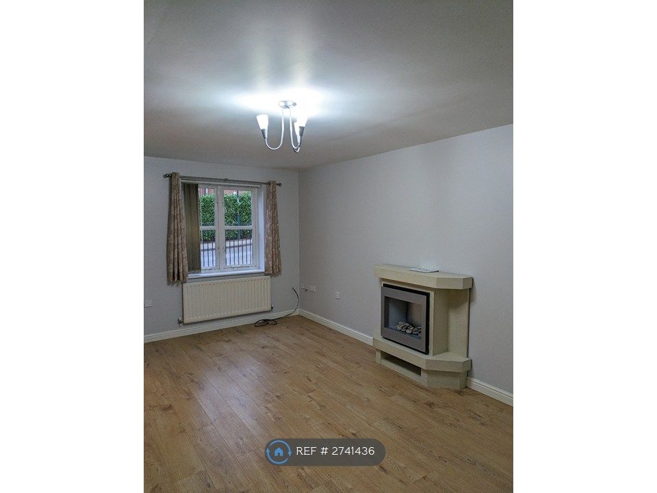 Property photo 3 of 17 Lounge