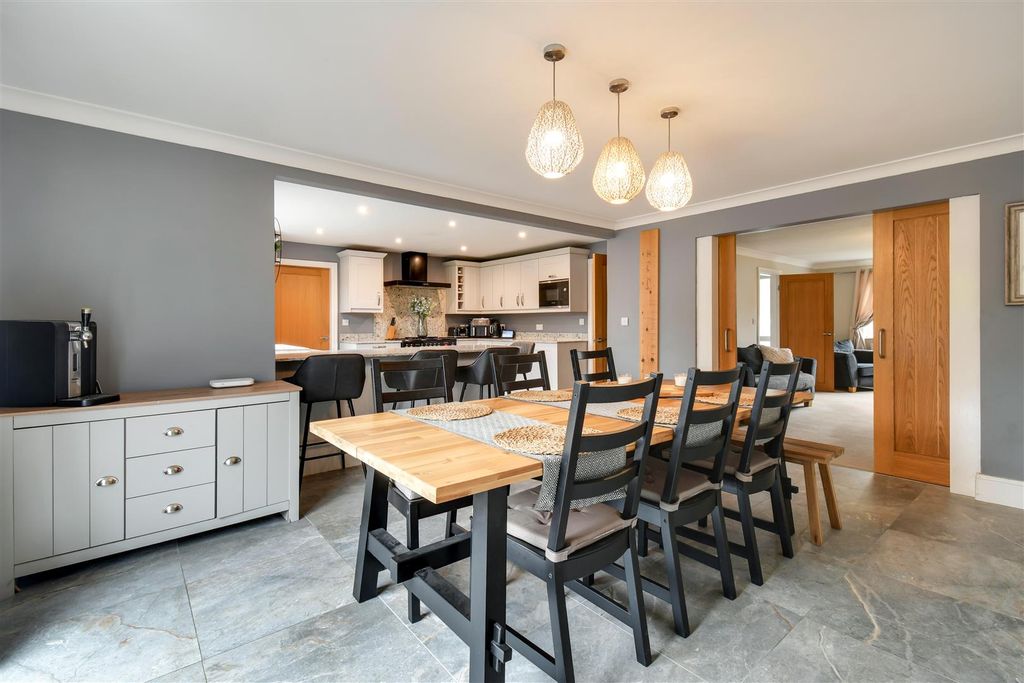 Property photo 1 of 24 Kitchen/Dining