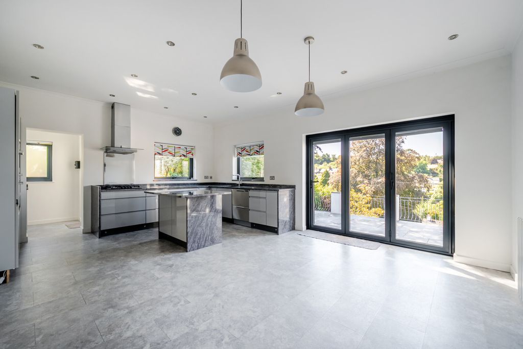 Property photo 3 of 23 1508381-21-19Ffbd...