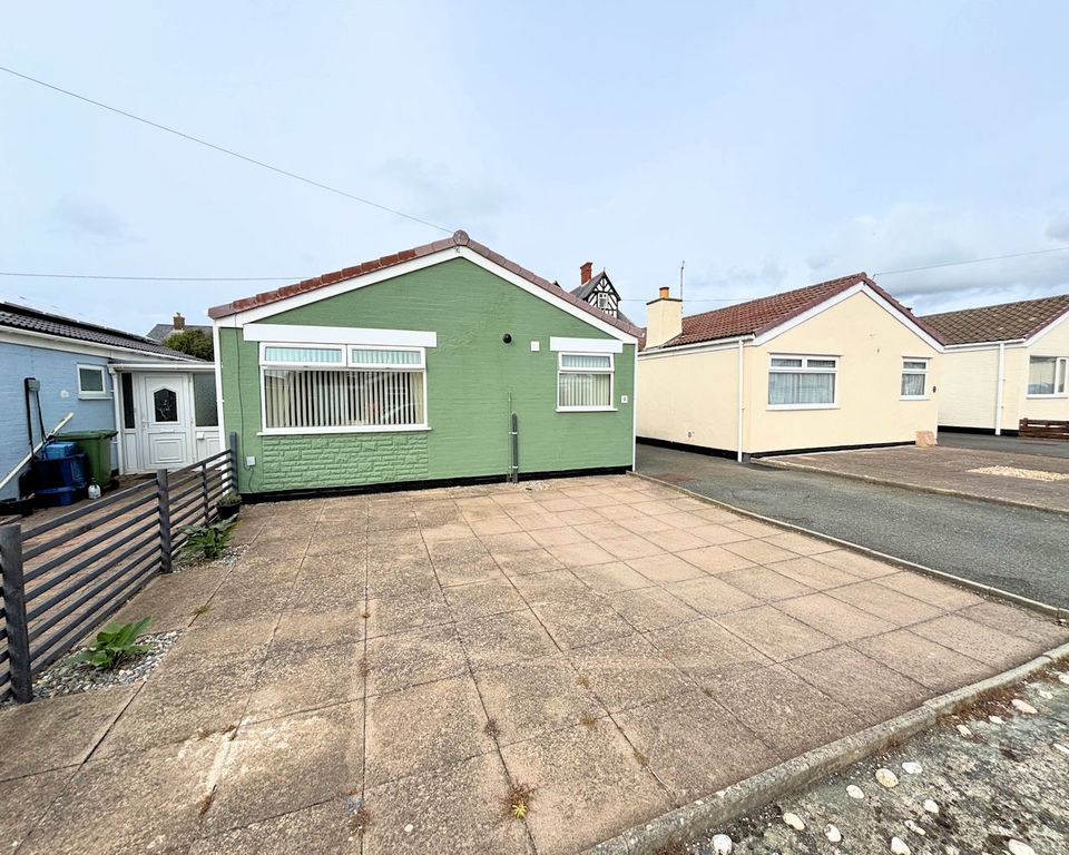Property photo 2 of 27