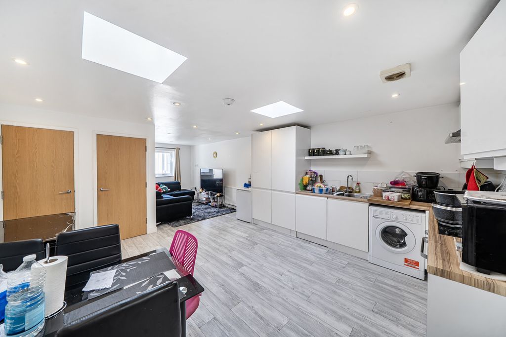 Property photo 2 of 13 1524575-9-6Ab287d...