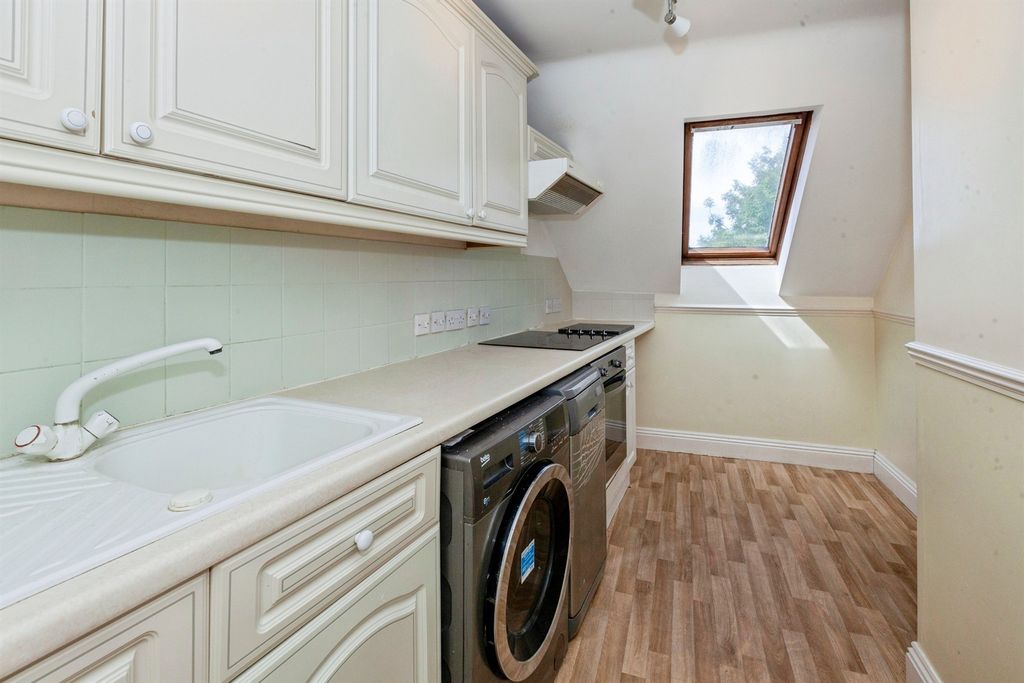 Property photo 2 of 16