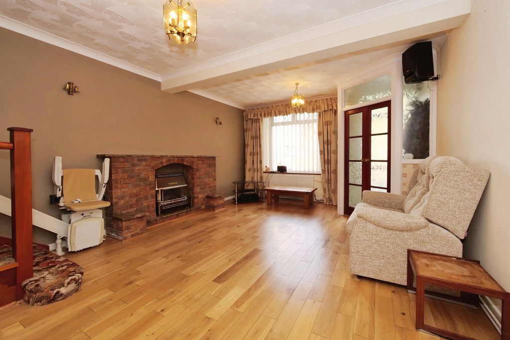 Property photo 3 of 23