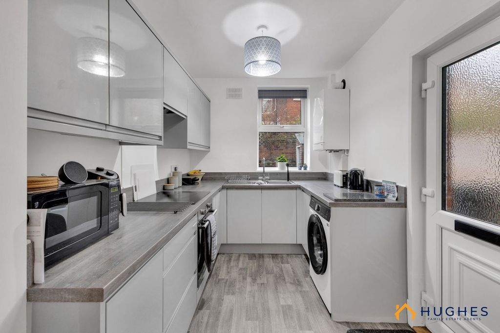 Property photo 3 of 21