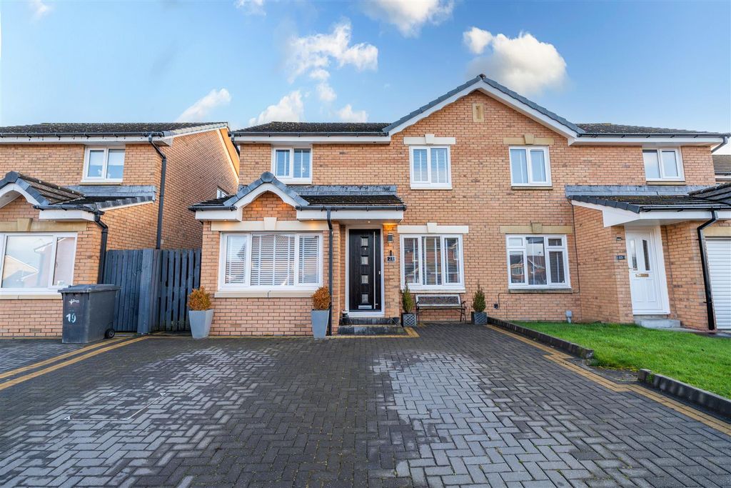 Property photo 1 of 22 Front.External.Jpg