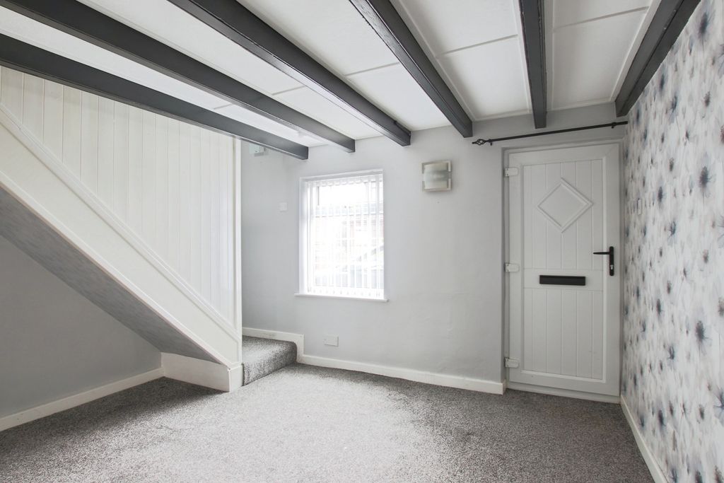 Property photo 3 of 8 4508178