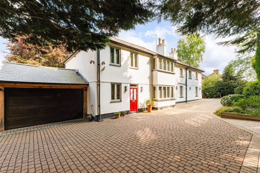 Property photo 1 of 26 Station Road