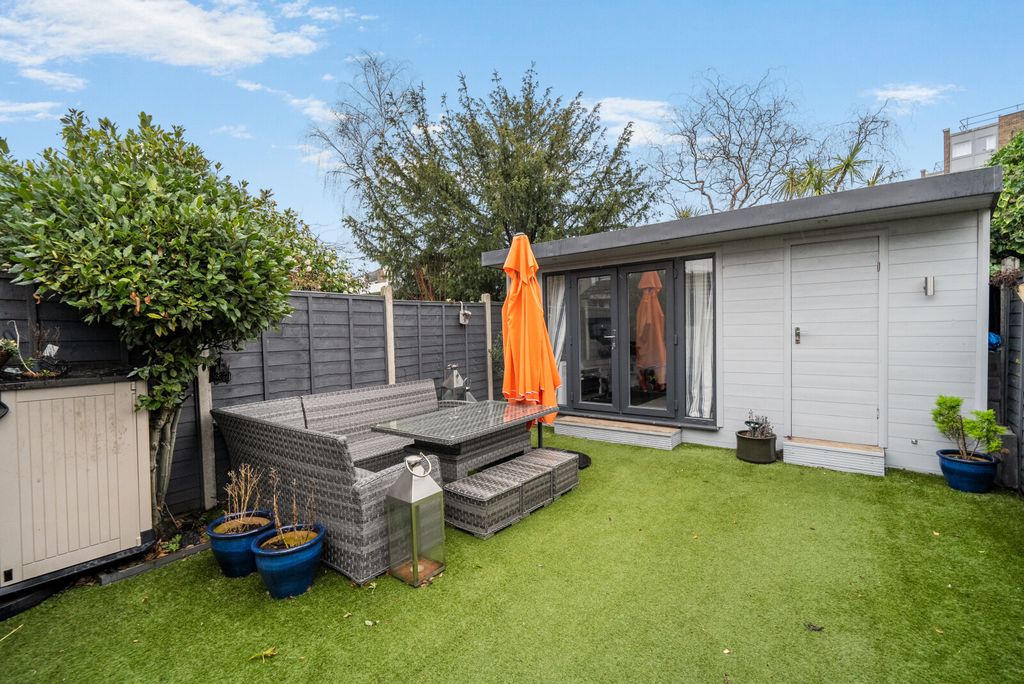 Property photo 2 of 21 1411063-23-698Cdf...