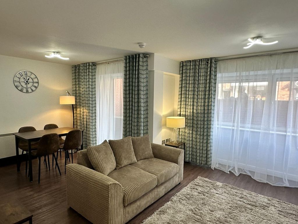 Property photo 1 of 13 Lounge 2