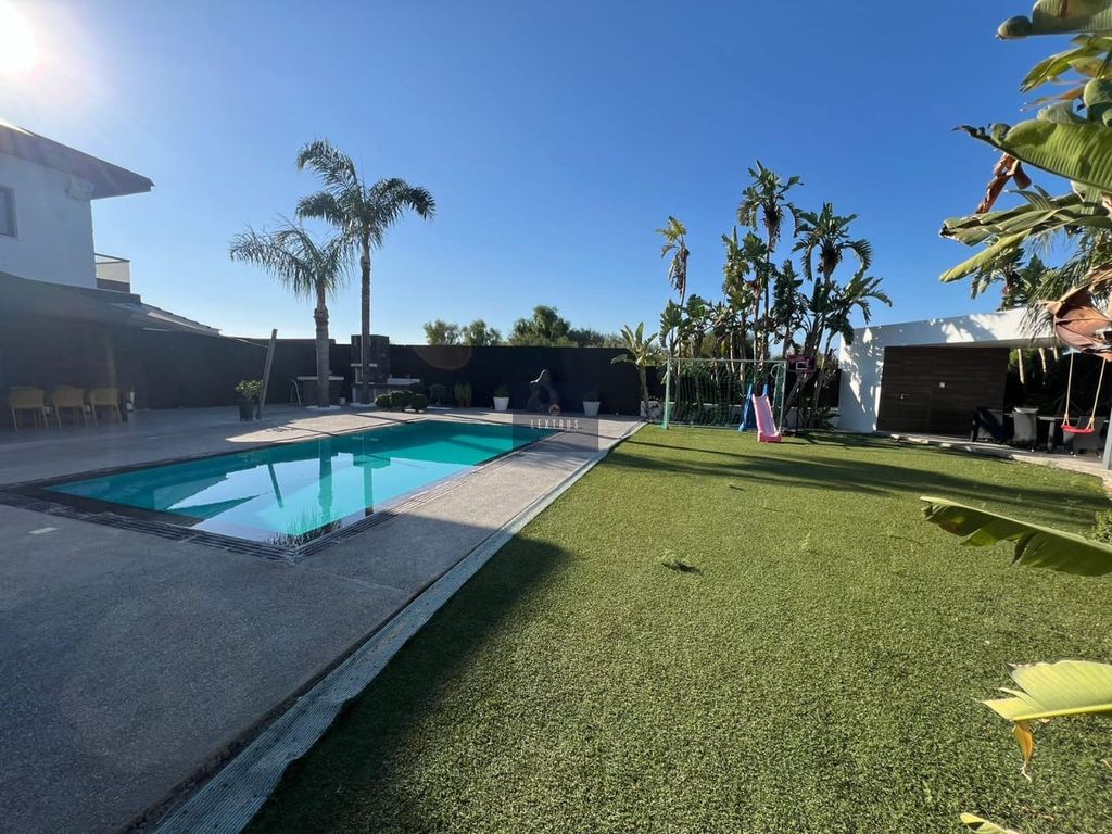 Property photo 3 of 25