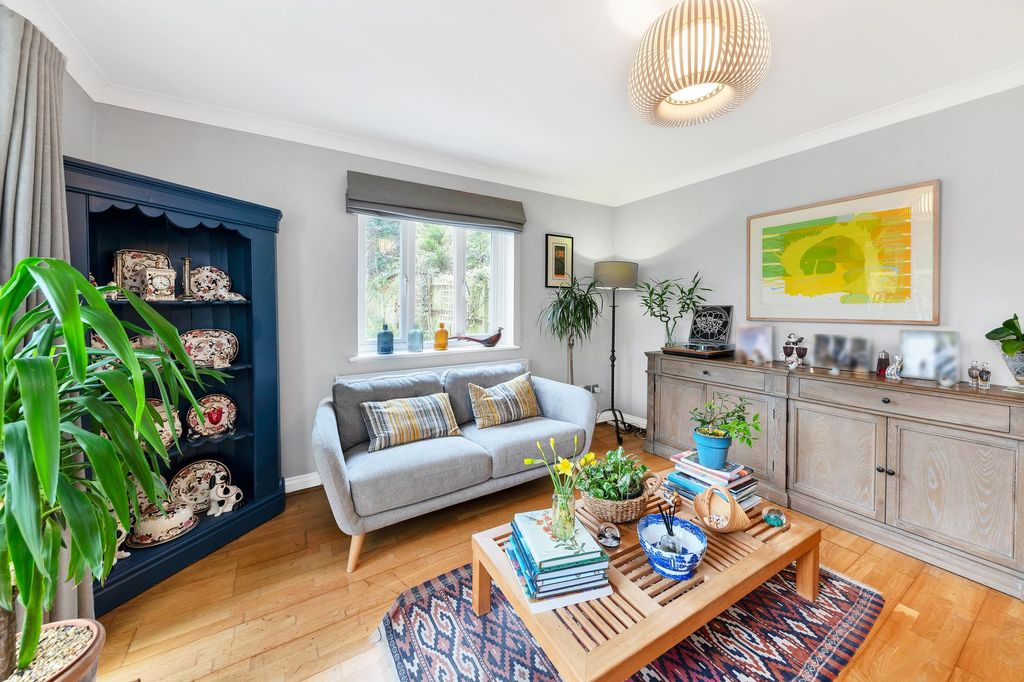 Property photo 3 of 32