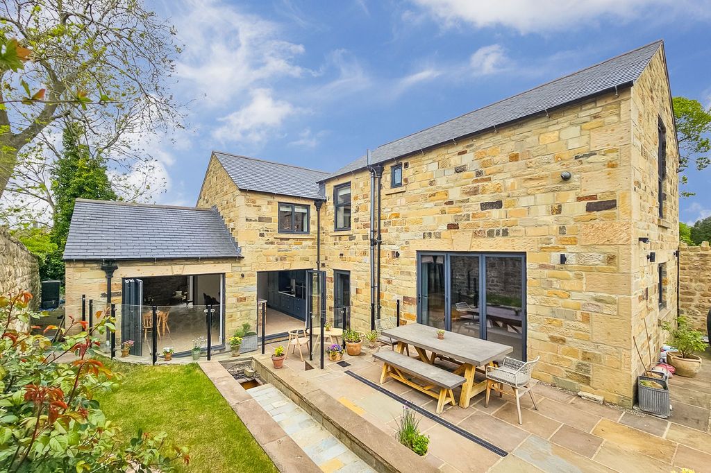 Property photo 1 of 35
