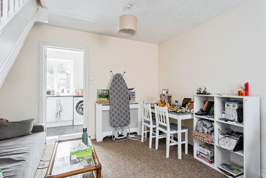 Property photo 3 of 16