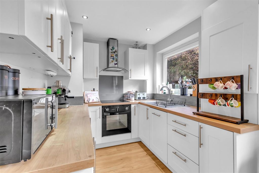 Property photo 2 of 16 Kitchen A.Jpg