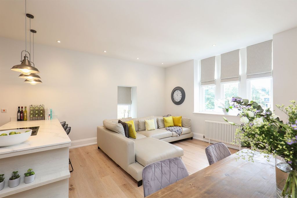 Property photo 2 of 26